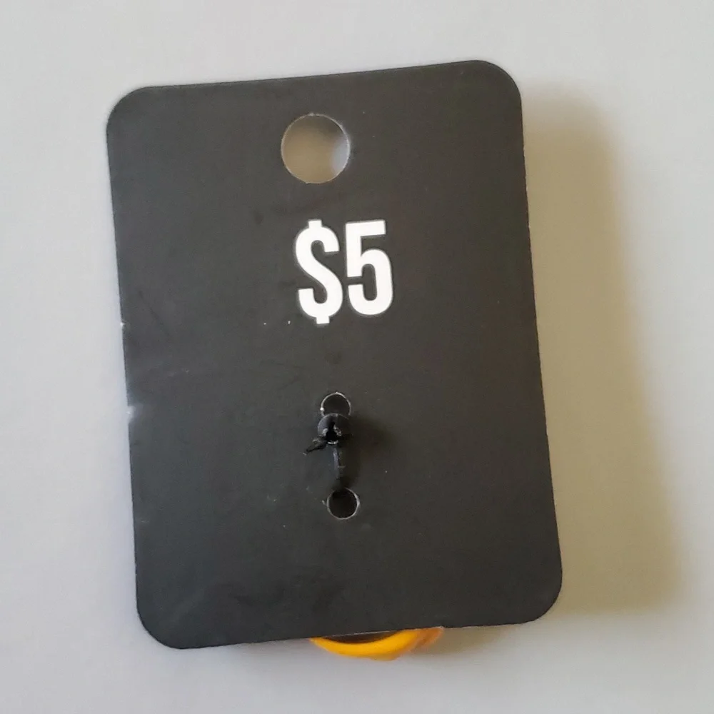 🎈3 FOR $10 RESIN RINGS - Picture 4 of 5